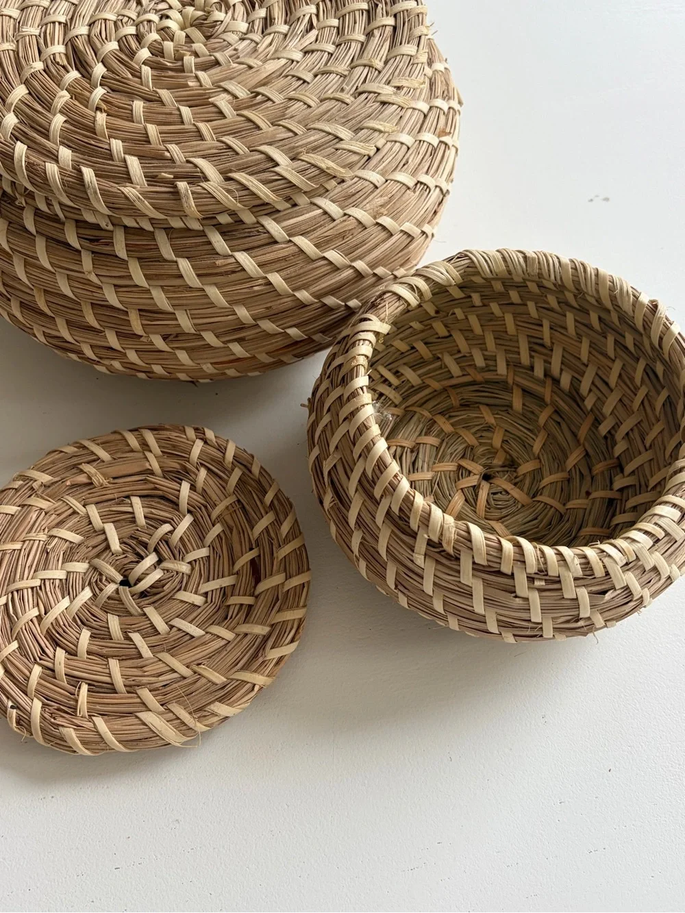 IKEA pair round